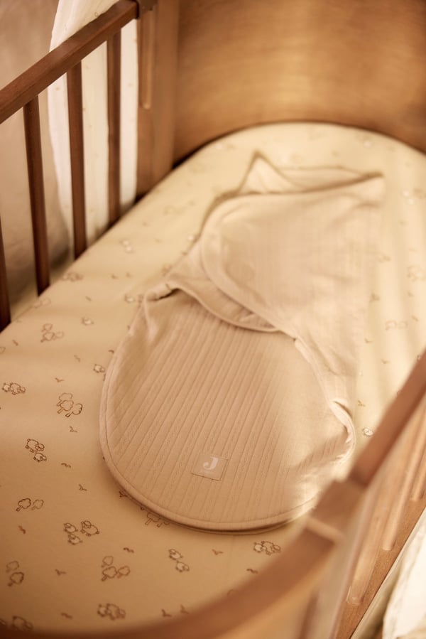 Miniatyrbillede 6 af 14: Jollein Jersey 75 x 150 cm Bomuld Beige Monteret krybbeark