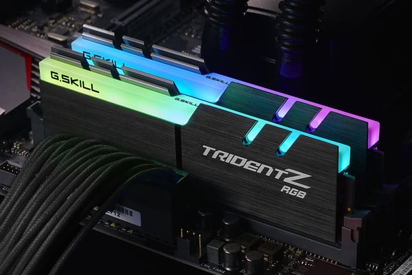 G.Skill Trident Z RGB F4-3200C16D-16GTZRX muistimoduuli 16 GB 2 x 8 GB DDR4 288-pin DIMM