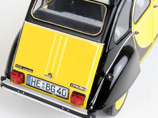 Miniatyrbillede 3 af 6: Revell Citroen 2CV CHARLESTON Bybil model Monteringssæt 1:24