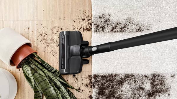 Bosch Serie 8 BSS825ALL upprättstående dammsugare och elektrisk sopborste Skaftdammsugare Batteri Torr Utan påse Svart, Vit 5 Ah