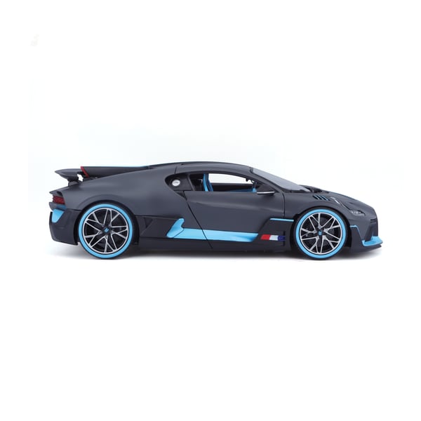 BBURAGO Bugatti Divo Modellsuperbil Förmonterad 1:18