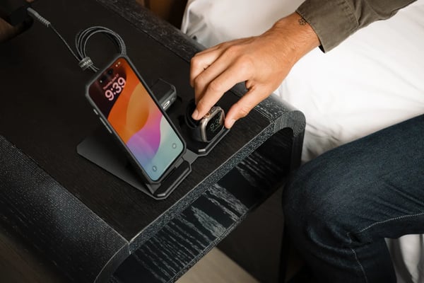 Miniatyrbillede 12 af 12: Urban Armor Gear SRGE 3-in-1 Hovedtelefoner, Smartphone, SmartWatch Sort, Grå Vekselstrøm Trådløs opladning Indendørs