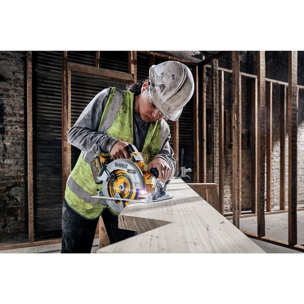 Miniatyrbild 8 av 17: DeWALT DCS573NT-XJ bärbar cirkelsåg