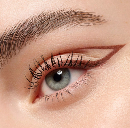 Miniatyrbillede 7 af 11: Essence LONG-LASTING eye pencil eyeliner 0,28 g Robust 40 ROASTED CHESTNUT