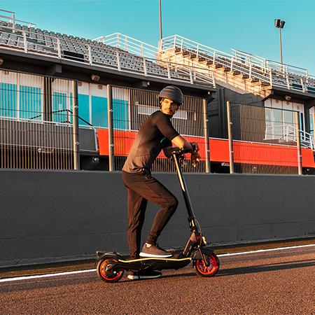 Cecotec 07304 elektrisk sparkcykel Svart 25 km/t 7,8 Ah