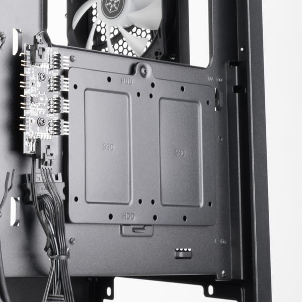 Silverstone FARA 514X Midi Tower Musta