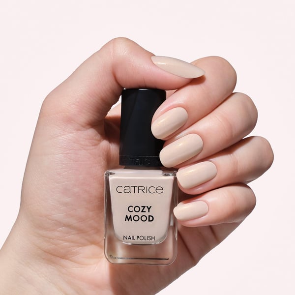 Miniatyrbild 4 av 7: CATRICE Cozy Mood Nagellack Nude Glansigt