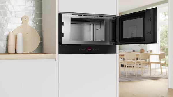 Miniatyrbillede 3 af 4: Bosch Serie 8 BFR7221B1 mikrobølgeovn Sort Solo mikroovn Indbygget 21 L 900 W