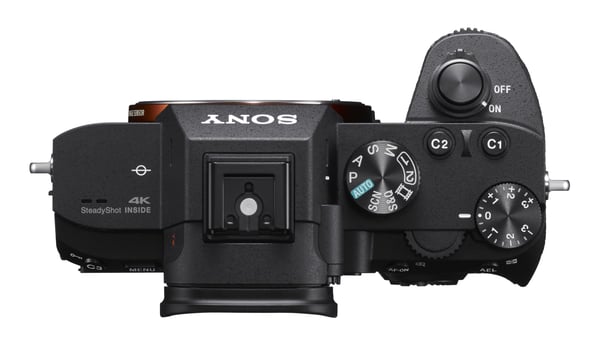 Sony α 7 III + FE 24–105 mm F4 G OSS MILC 24,2 MP CMOS 6000 x 4000 pixel Sort