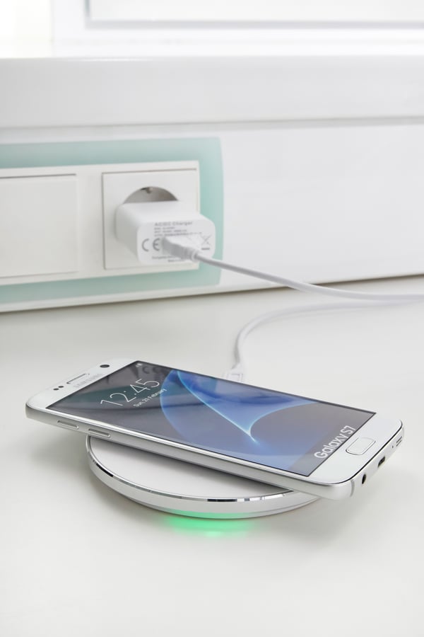 Miniatyrbillede 2 af 8: Intenso WA1 Smartphone Hvid Vekselstrøm, USB Trådløs opladning Hurtig opladning Indendørs