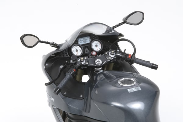 Miniatyrbillede 6 af 6: Tamiya Kawasaki ZZR 1400 Motorcykelmodel Monteringssæt 1:12