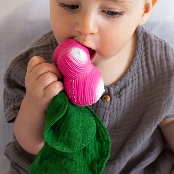 Miniatyrbillede 6 af 9: Oli&Carol Ramona the Radish Mini Doudou bidering