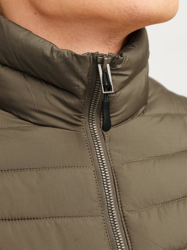 Pikkukuva 3 / 7: Jack & Jones 12256985_188.60 takki ja pusakka