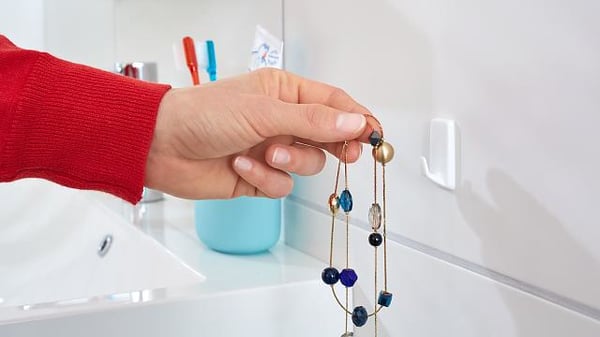 Pikkukuva 13 / 14: TESA 57072-00000 kodin varastointikoukku Sisätila Pyyhekoukku Valkoinen 3 kpl
