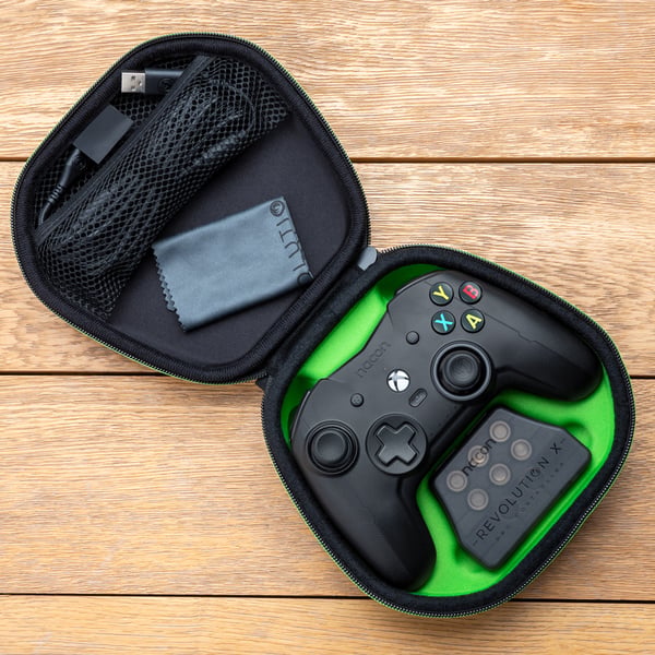 NACON Revolution X Pro Controller Svart USB Spelplatta PC, Xbox One, Xbox One S, Xbox One X, Xbox Series S, Xbox Series X