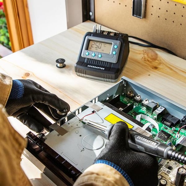 Cecotec CecoRaptor Perfect SolderStation 600 Advance AC-kolvi 400 °C Musta