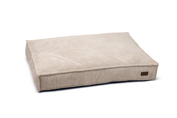 Designed by Lotte Ribbed Lemmikkisängyn tyyny