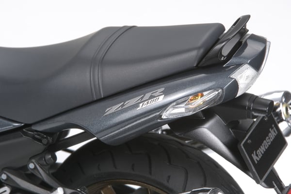 Tamiya Kawasaki ZZR 1400 Modellmotorcykel Monteringssats 1:12