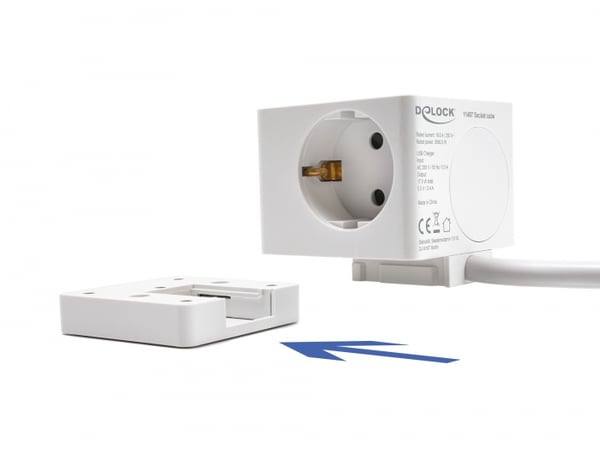 DeLOCK 11497 pistorasia CEE 7/3 + USB Valkoinen