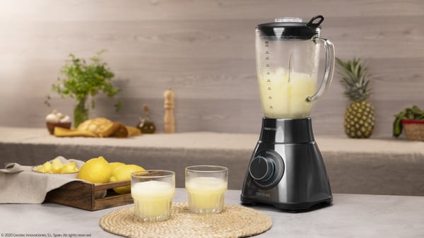 Cecotec Power Black Titanium 1500 PerfektMix 1,8 L Pöydällä pidettävä tehosekoitin 1500 W Musta, Ruostumaton teräs