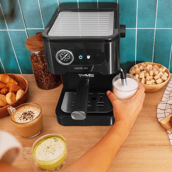 Miniatyrbillede 3 af 9: Cecotec Power Espresso 20 Pro Semi-auto Espressomaskine 1,5 L