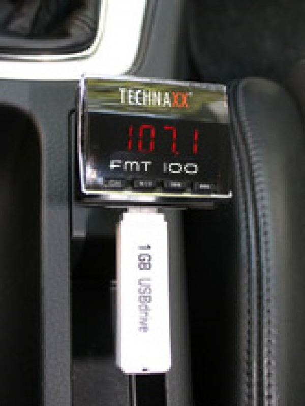 Technaxx FMT100 87,7 - 107,9 MHz Svart