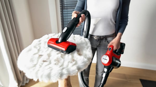 Miniatyrbillede 11 af 26: Bosch BCS711PET stav støvsuger & elektrisk kost Stick vakuum Batteri Dry Poseløs 0,3 L Sort, Rød 3 At