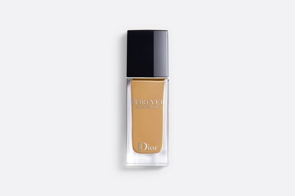 Dior Forever Skin Glow 30 ml Pumpeflaske Væske 4WO Warm Olive Dior Forever Skin Glow 30 ml Pumpeflaske Væske 4WO Warm Olive