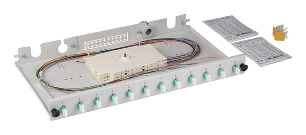 Pikkukuva 3 / 3: EFB Elektronik BA71901L12OM3 kytkentäpaneeli 1U
