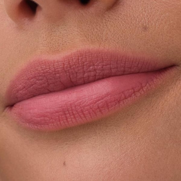 Miniatyrbillede 6 af 8: CATRICE Blur-Real Lip Powder Cream 040 Berry Dusk Fløjl