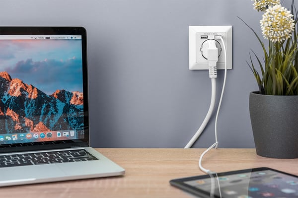Pikkukuva 6 / 6: Digitus DA-70613 pistorasia 2x USB Valkoinen