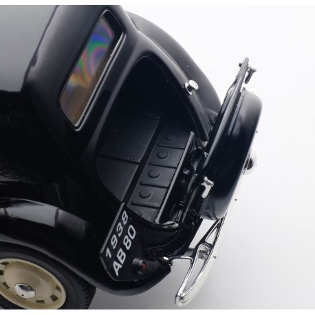 Miniatyrbillede 5 af 11: Solido Citroën Traction 11CV Klassisk bilmodel Formonterede 1:18