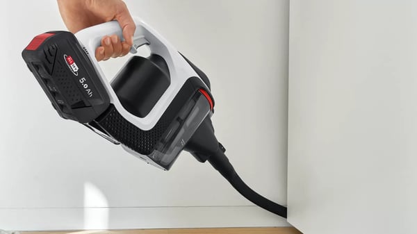 Miniatyrbild 17 av 23: Bosch Serie 8 BSS825ALL upprättstående dammsugare och elektrisk sopborste Skaftdammsugare Batteri Torr Utan påse Svart, Vit 5 Ah
