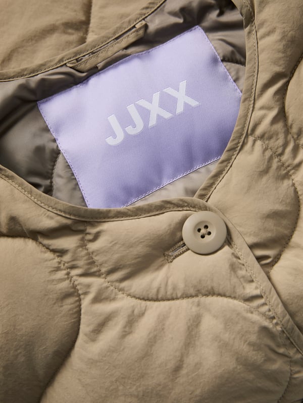 Pikkukuva 3 / 8: Jack & Jones 12268995_104_L takki ja pusakka