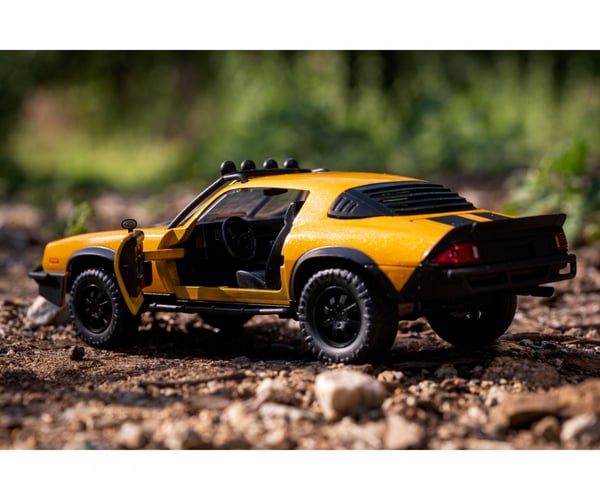 Pikkukuva 7 / 11: Jada Toys Transformers Bumblebee (T7) 1:24