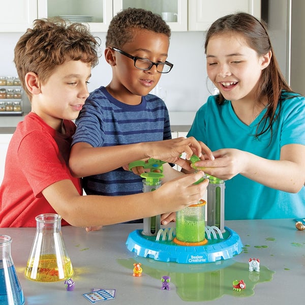 Learning Resources Beaker Creatures Liquid Reactor Super Lab