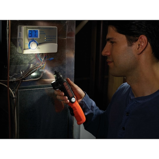 Pikkukuva 6 / 13: Black & Decker BDCSFL20C-QW Musta, Oranssi