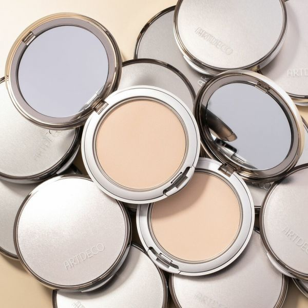 Miniatyrbillede 2 af 3: ARTDECO Hydra Mineral Compact Foundation Kompakt etui Pulver 70 Fresh beige