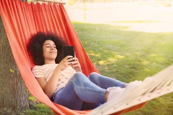 Pikkukuva 8 / 13: PocketBook Verse Pro Color e-kirjan lukulaite Kosketusnäyttö 16 GB Wi-Fi Musta, Sininen