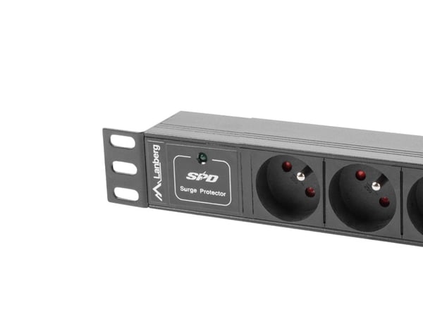Lanberg PDU-03E-0200-BK tehonjakeluyksikkö 3 AC-pistorasia(a) 1U Musta