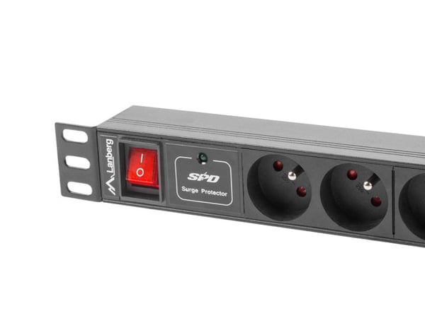 Lanberg PDU-04E04I-0200-IEC-BK tehonjakeluyksikkö 4 AC-pistorasia(a) 1U Musta