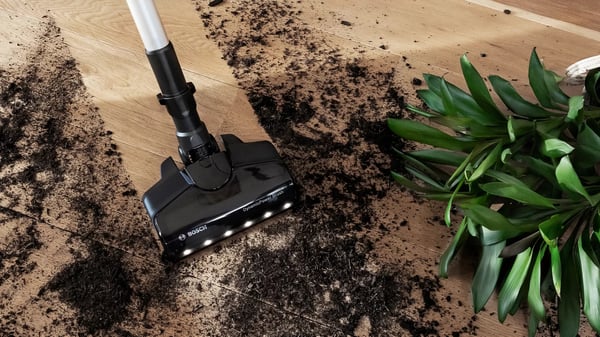 Bosch BBS711W stav støvsuger & elektrisk kost 2-i-1 stangstøvsuger Batteri Dry Hygiejnefilter Poseløs 0,3 L Hvid
