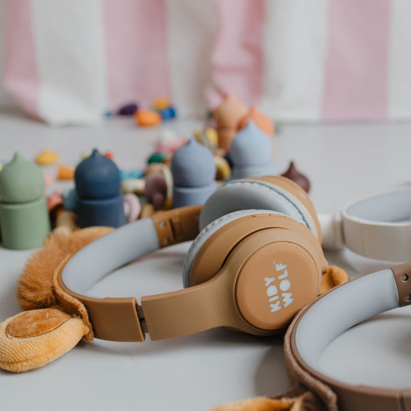 KIDYWOLF 418282 kuulokkeet ja kuulokemikrofoni Langallinen & langaton Pääpanta Musiikki/Päivittäin USB Type-C Bluetooth Ruskea