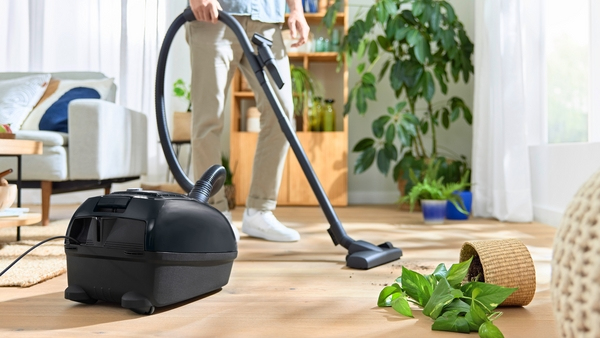 Miniatyrbild 3 av 4: Bosch Serie 4 BGB38BA1 dammsugare 4 l Cylinderdammsugare Torr 600 W Dammpåse