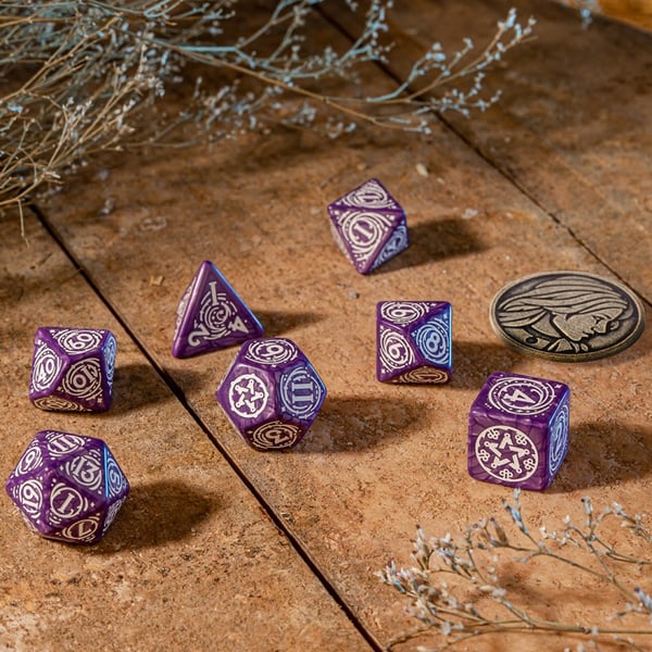 Pikkukuva 3 / 3: Q-workshop The Witcher Dice Set. Yennefer