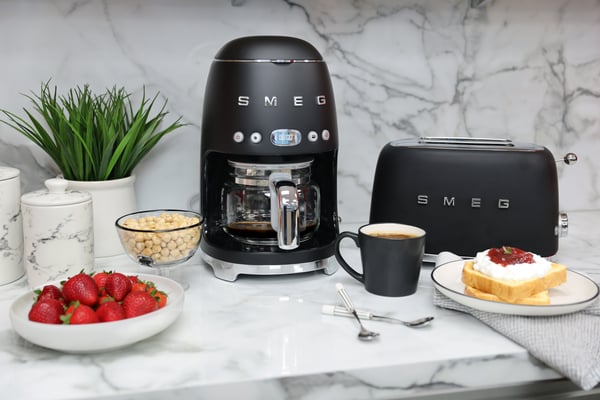 Brödrost Smeg TSF01BLMEU Svart 950 W