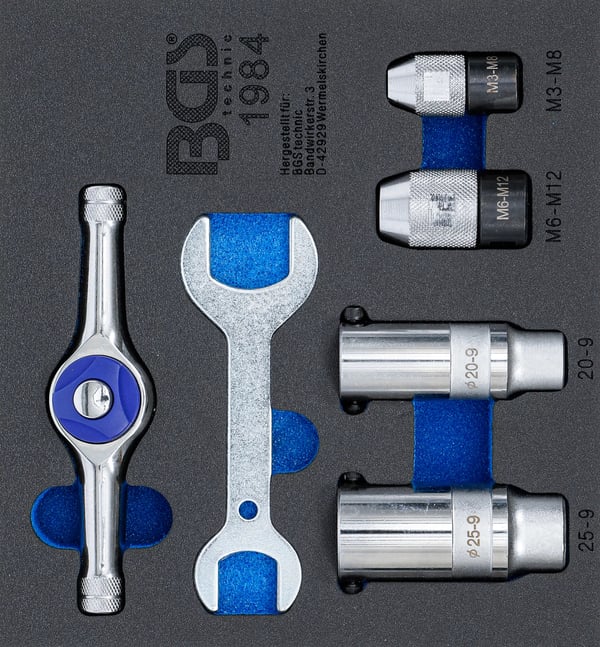 Pikkukuva 1 / 4: BGS technic Tool Tray 1/6: Ratcheting Tap and Die Holder Set