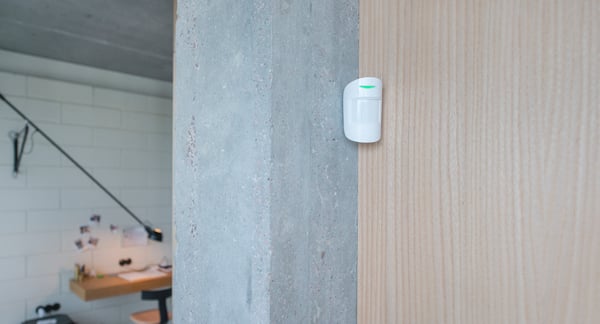 Miniatyrbillede 3 af 3: Ajax MotionProtect Passiv infrarød (PIR) sensor Trådløs Væg Hvid