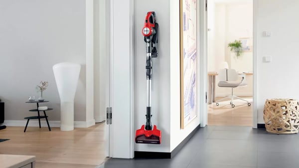 Miniatyrbild 15 av 23: Bosch BBS711ANM upprättstående dammsugare och elektrisk sopborste Skaftdammsugare Batteri Torr Utan påse 0,3 l Svart, Röd, Rostfritt stål