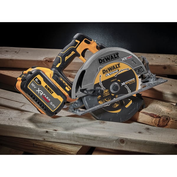 Miniatyrbild 15 av 17: DeWALT DCS573NT-XJ bärbar cirkelsåg
